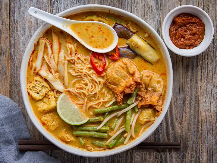 Laksa – لاکسا (نودل سوپی پرادویه و خوشعطر)
