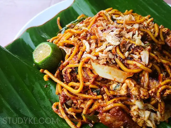 ۷) Mee Goreng – میگورِنگ (جزو بهترین غذای های مالزی)